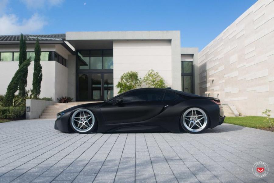  BMW i8 on Vossen Wheels (LC-104) 2016 года  (фото 10 из 39)